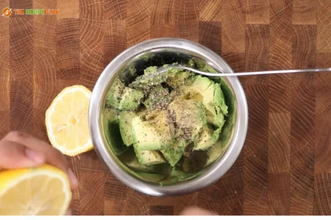 Dunkin-Donuts-Avocado-Toast-Recipe-Step-3